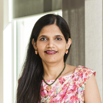 Dr. Aradhana Sarin headshot